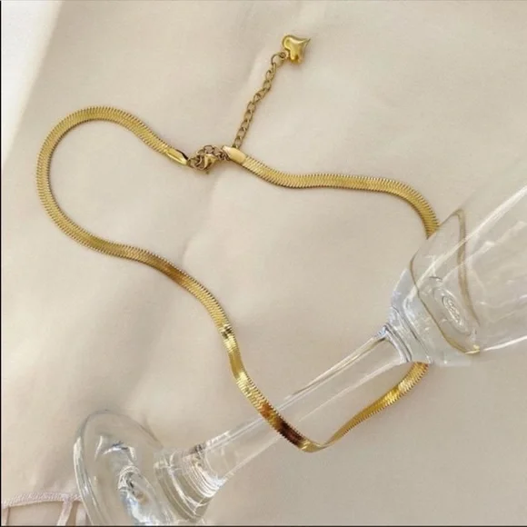 NEW HERRINGBONE 18K GOLD PLATED CHAIN NECKLACE - Picture 3 of 5